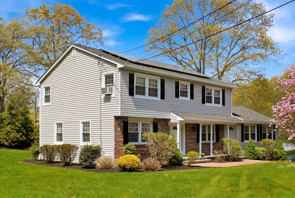 Unit for sale at 9 Sparhawk Dr., Burlington, MA 01803