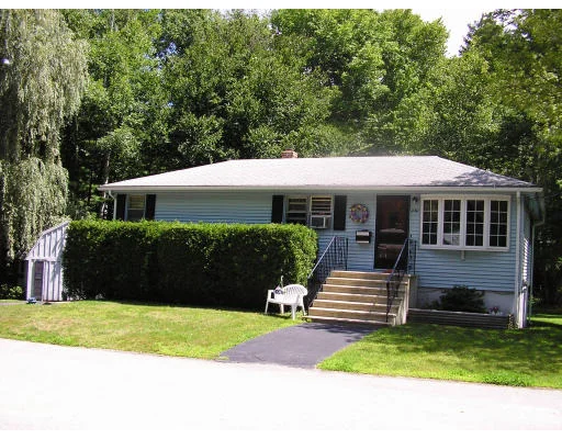 Unit for sale at 230 Beaconsfield Rd, Worcester, MA 01602