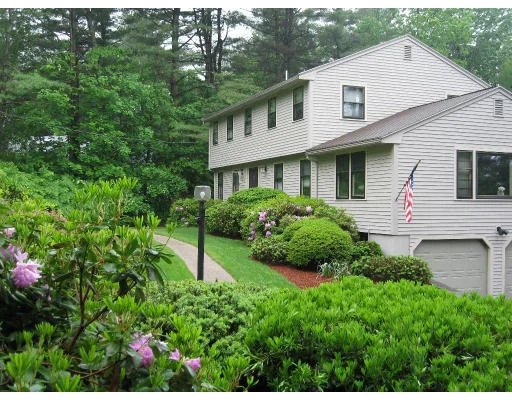 Unit for sale at 3 Wintergreen Cir, Andover, MA 01810
