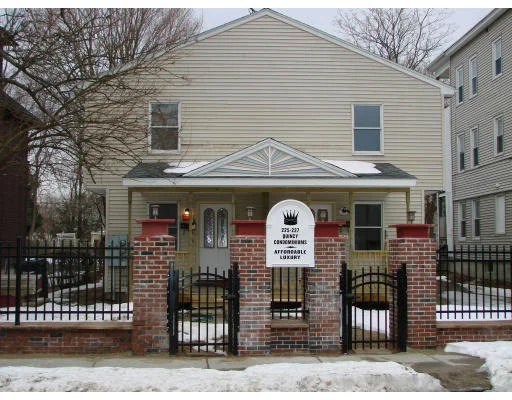 Unit for sale at 225 Quincy St, Springfield, MA 01109