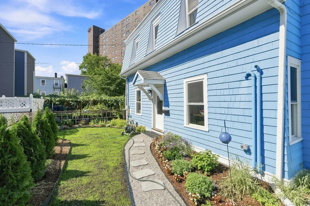 Unit for sale at 135 Tremont St, Cambridge, MA 02139
