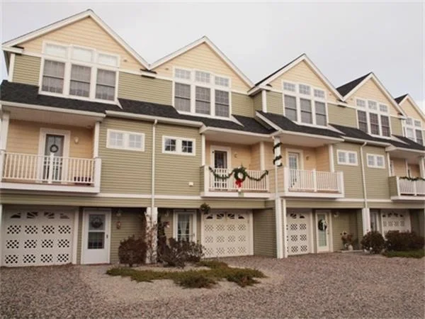 Unit for sale at 585 North End Blvd, Salisbury, MA 01952