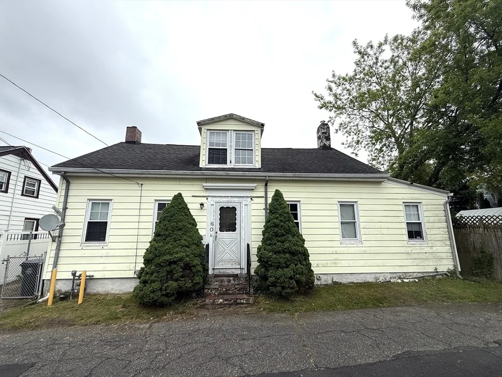 Unit for sale at 60 Chapin St, Fall River, MA 02724