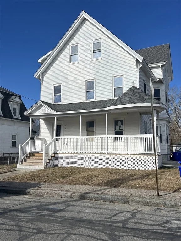 Unit for sale at 385 Cohannet St, Taunton, MA 02780