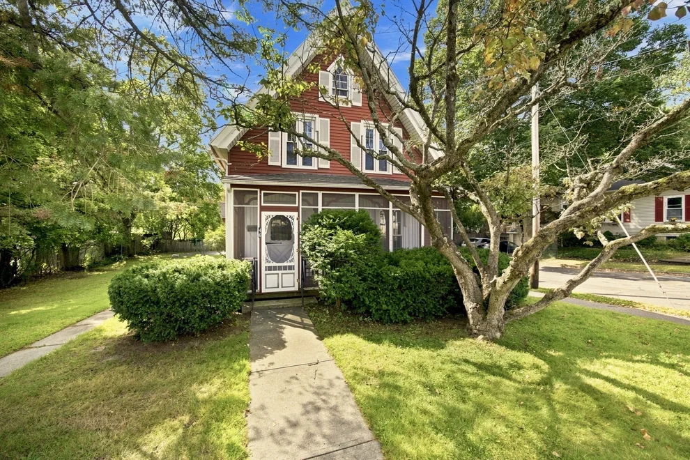 Unit for sale at 46 Finn St, Northampton, MA 01060