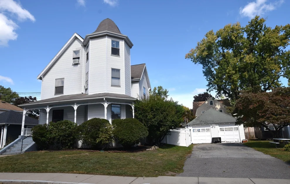 Unit for sale at 10 Holly St, Watertown, MA 02472