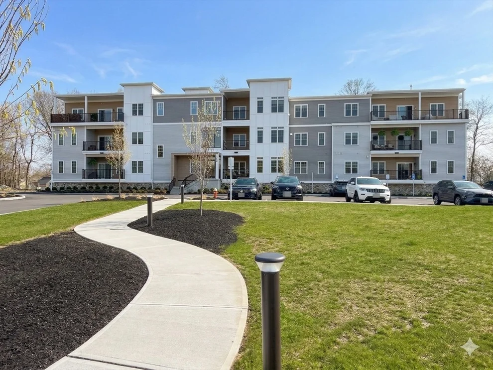 Unit for sale at 90 E Central St, Franklin, MA 02038