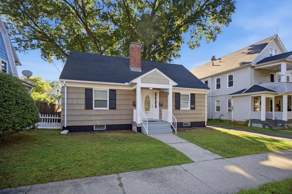 Unit for sale at 11-13 Palmyra St, Springfield, MA 01118
