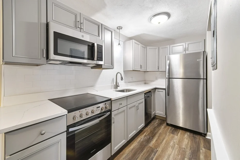 Unit for sale at 37 Fountain Ln, Weymouth, MA 02190