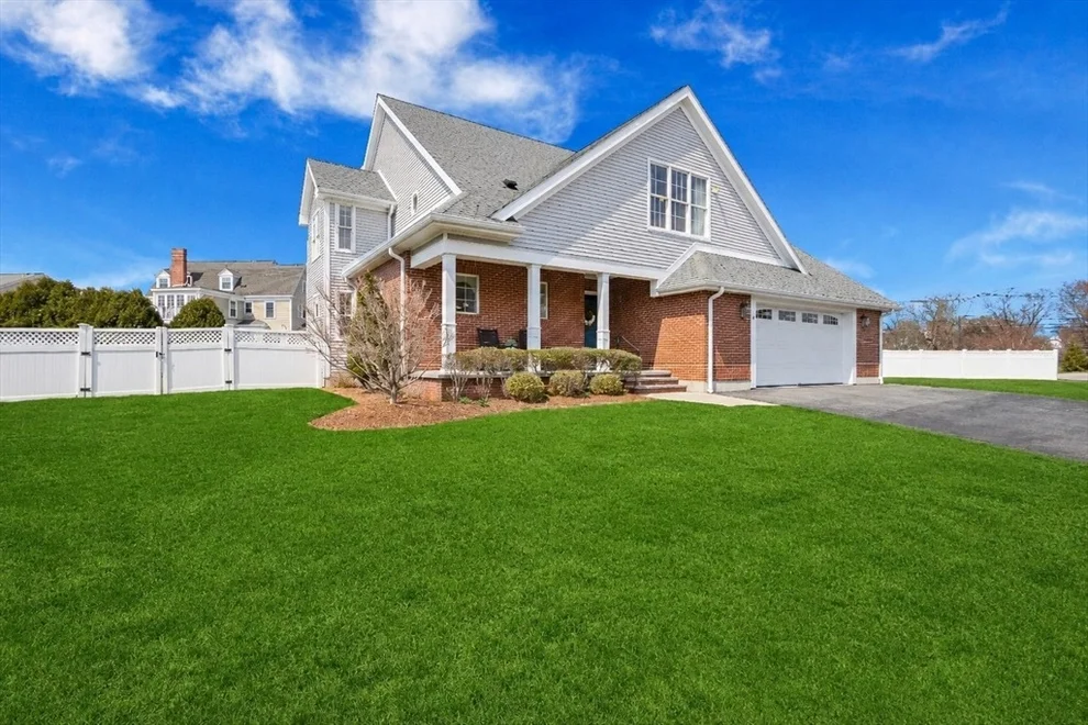 Unit for sale at 3 Shea Ln, Foxboro, MA 02035