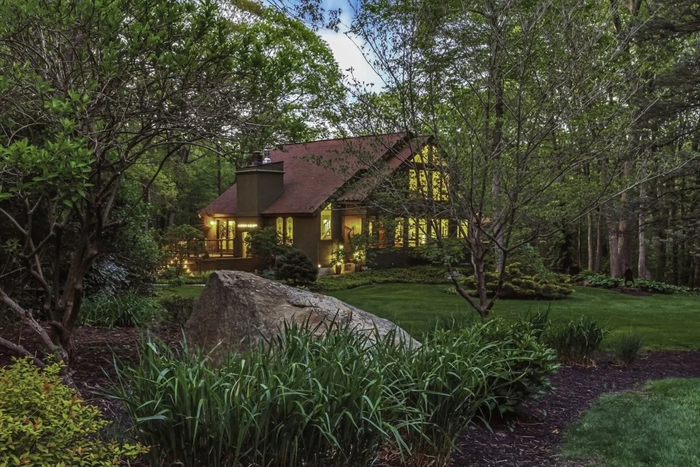 Unit for sale at 5 Castle Hill Rd, Hopkinton, MA 01748