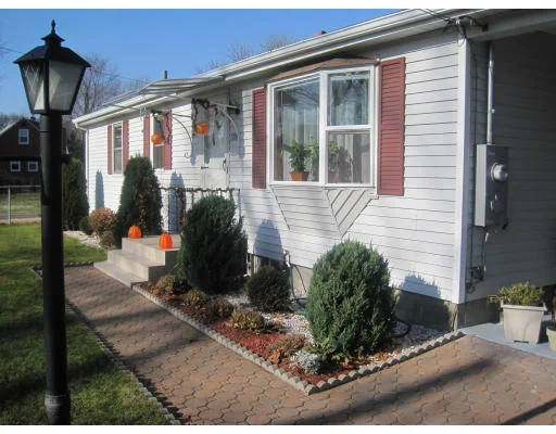 Unit for sale at 128 Mccarthy Ave, Chicopee, MA 01020