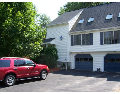 Unit for sale at 1 Jonathan Cir, Worcester, MA 01604