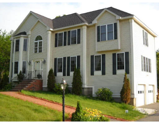 Unit for sale at 10 Lamplighter Lane, Salem, NH 03079