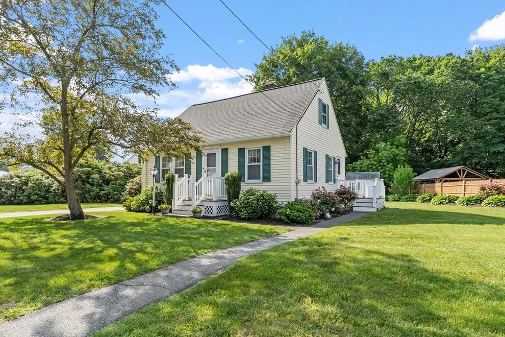 Unit for sale at 11 Beaconsfield St, Lawrence, MA 01843
