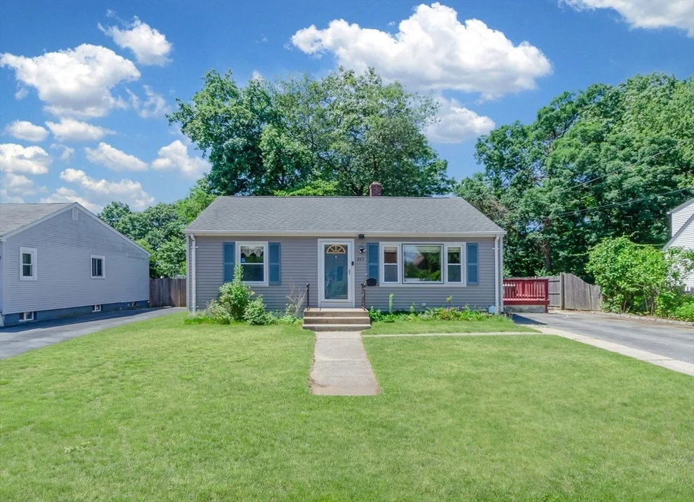 Unit for sale at 263 Maple Street, Warwick, RI 02880