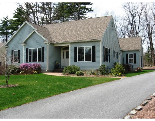 Unit for sale at 132 Mary Catherine Dr, Lancaster, MA 01523