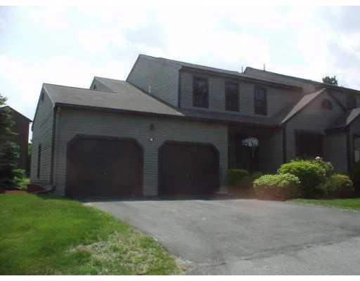 Unit for sale at 7 A Hawthorne Village, Franklin, MA 02038