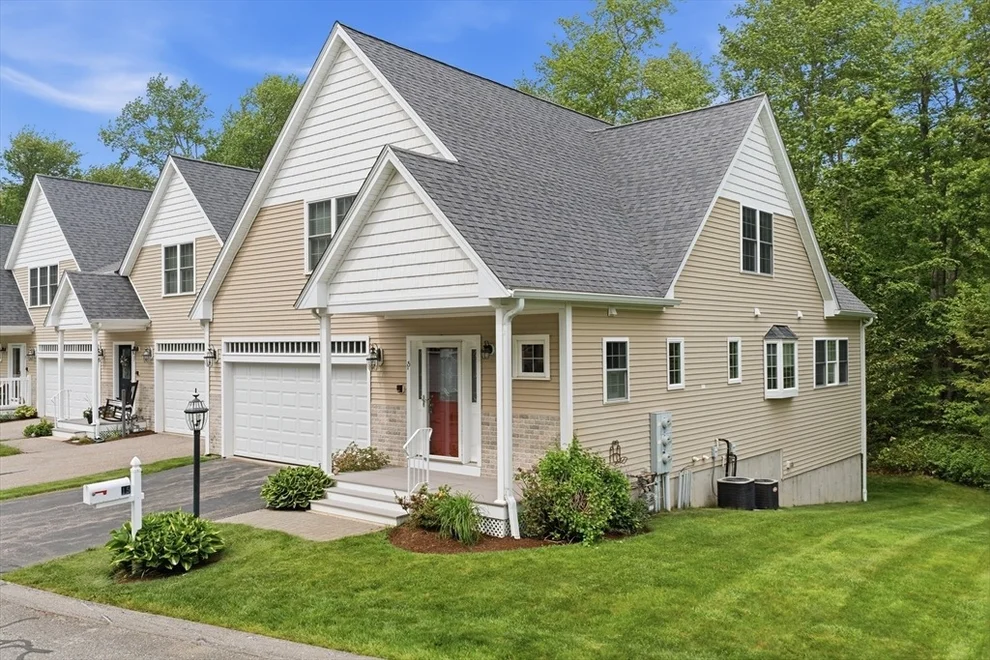 Unit for sale at 15 Midfield Dr, Rockland, MA 02370