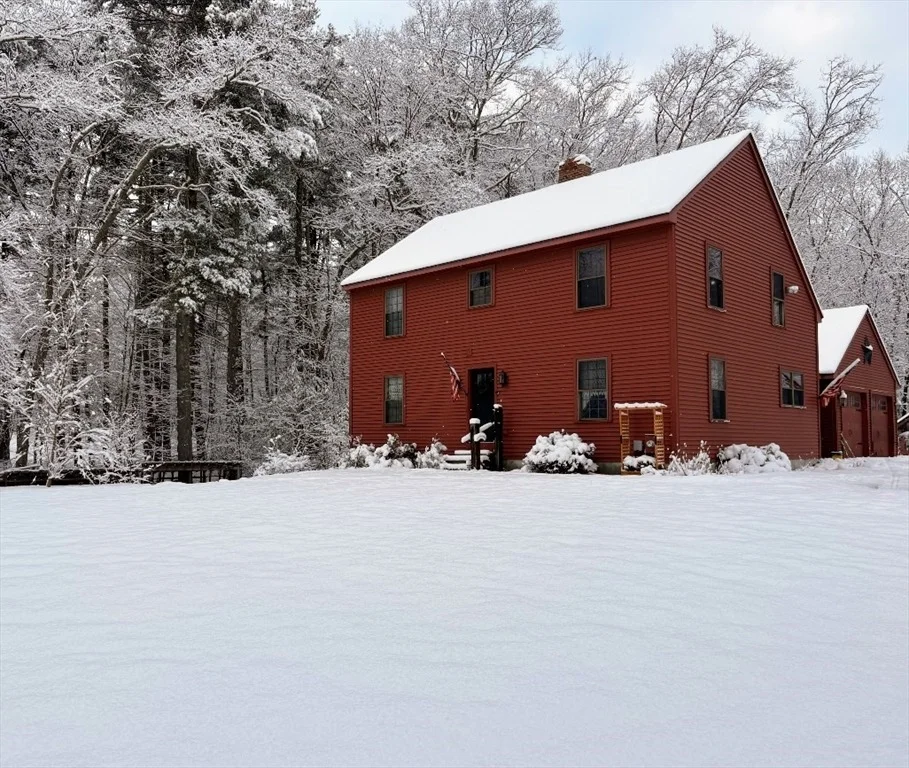 Unit for sale at 158 Purgatory Rd, Northbridge, MA 01588