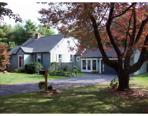Unit for sale at 30 Holden Rd, Paxton, MA 01612