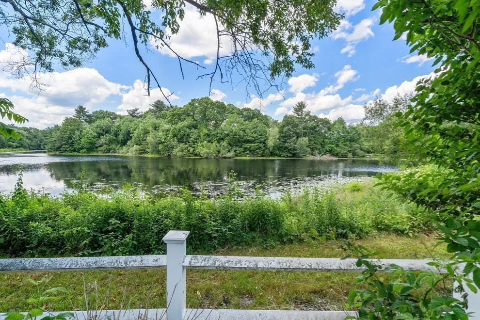 Unit for sale at 11 Sunset Dr, Easton, MA 02334