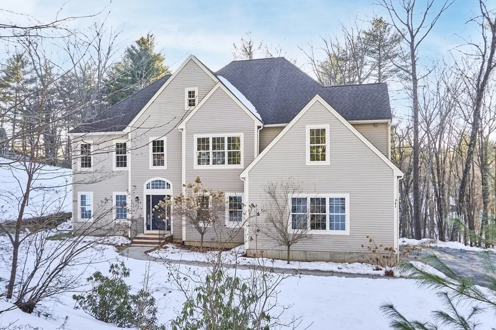 Unit for sale at 139 Nashaway Rd, Bolton, MA 01740