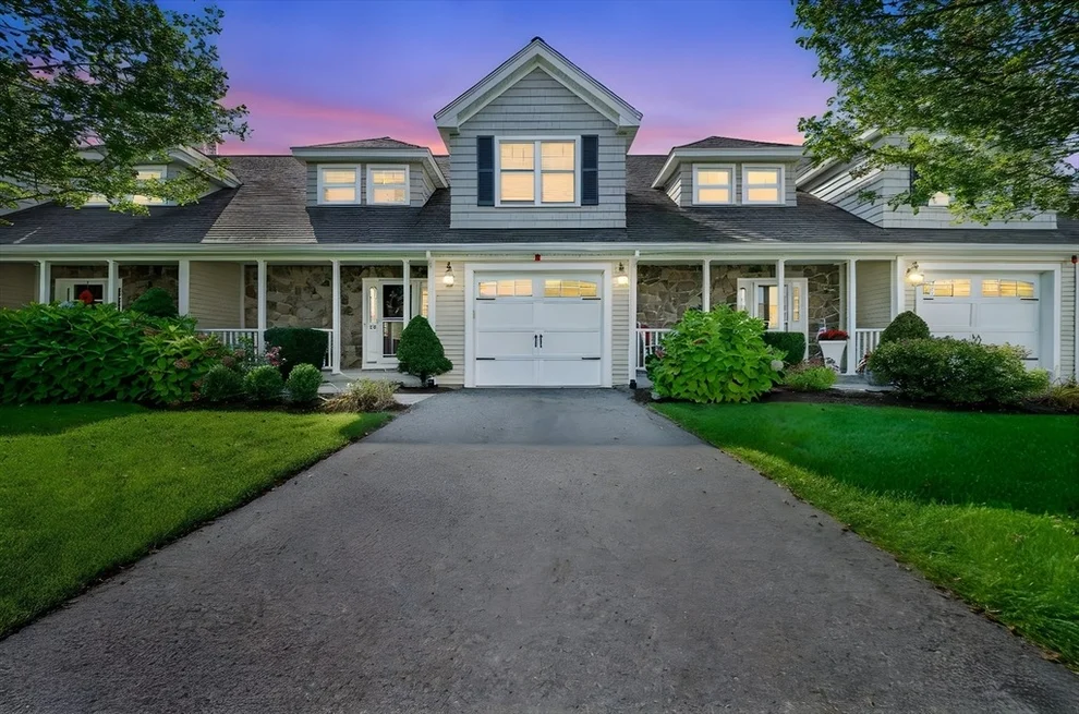 Unit for sale at 31 Peaslee Cir, Middleton, MA 01949