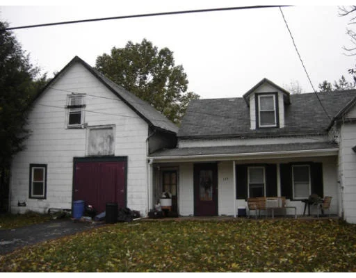 Unit for sale at 137 Lovewell St, Gardner, MA 01440