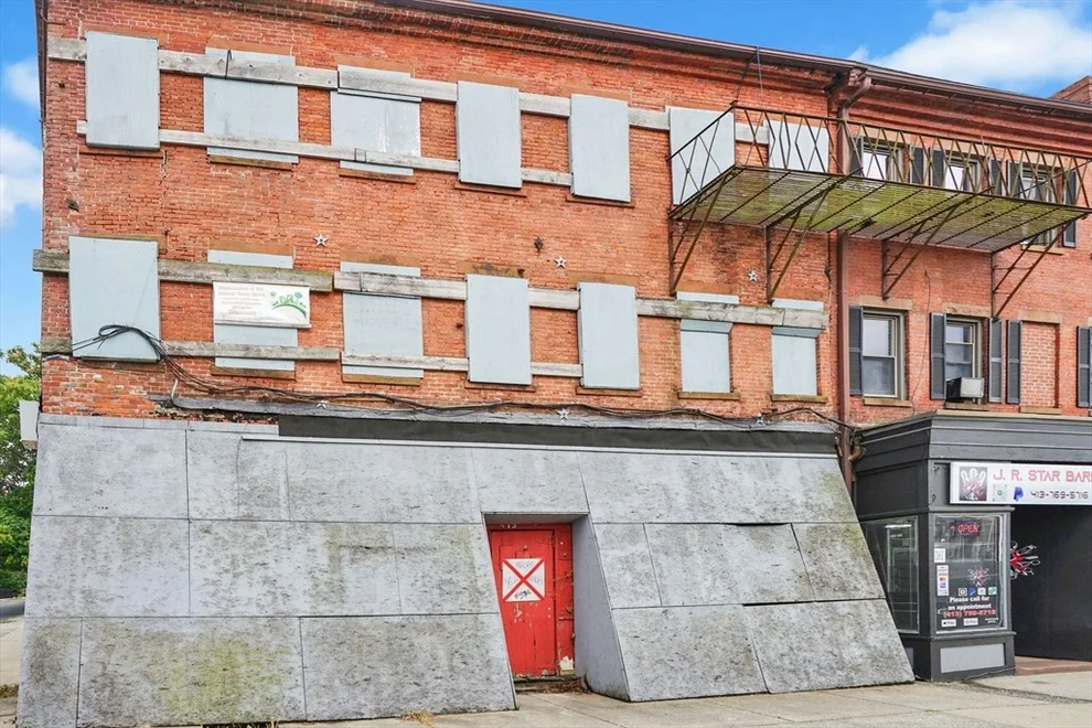Unit for sale at 477 State St, Springfield, MA 01105