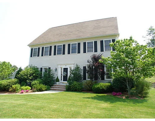 Unit for sale at 14 Joseph Rd, Shrewsbury, MA 01545