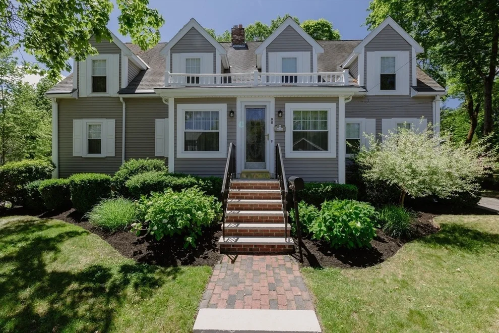 Unit for sale at 98 Randolph St, Weymouth, MA 02190