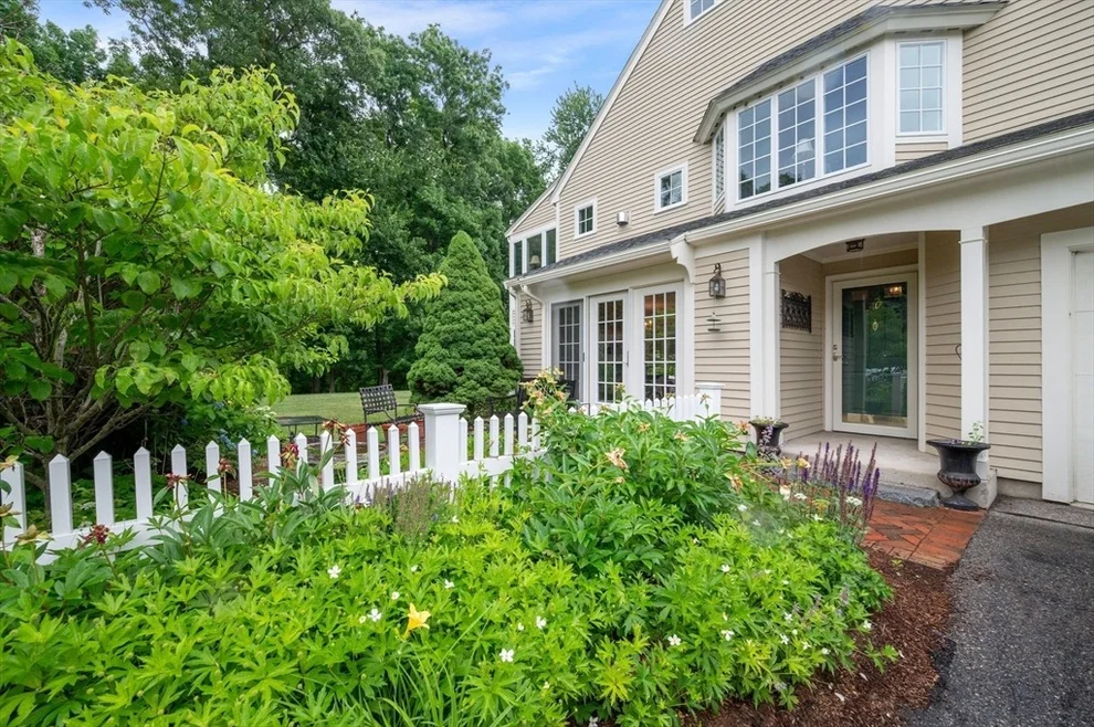 Unit for sale at 47 Great Hill Drive, Topsfield, MA 01983
