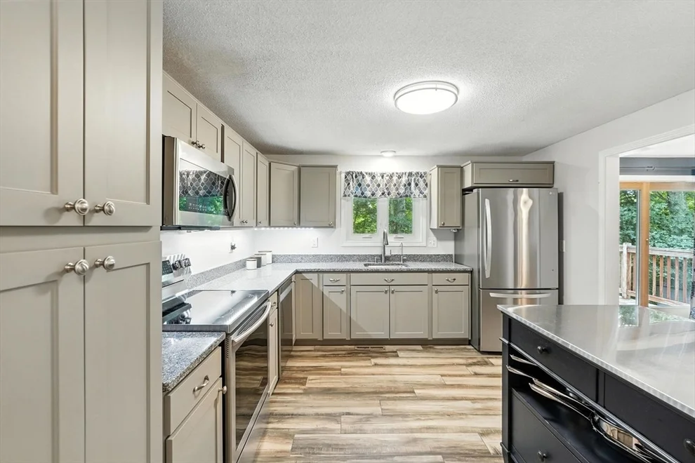 Unit for sale at 20 Mississippi Rd, Tewksbury, MA 01876