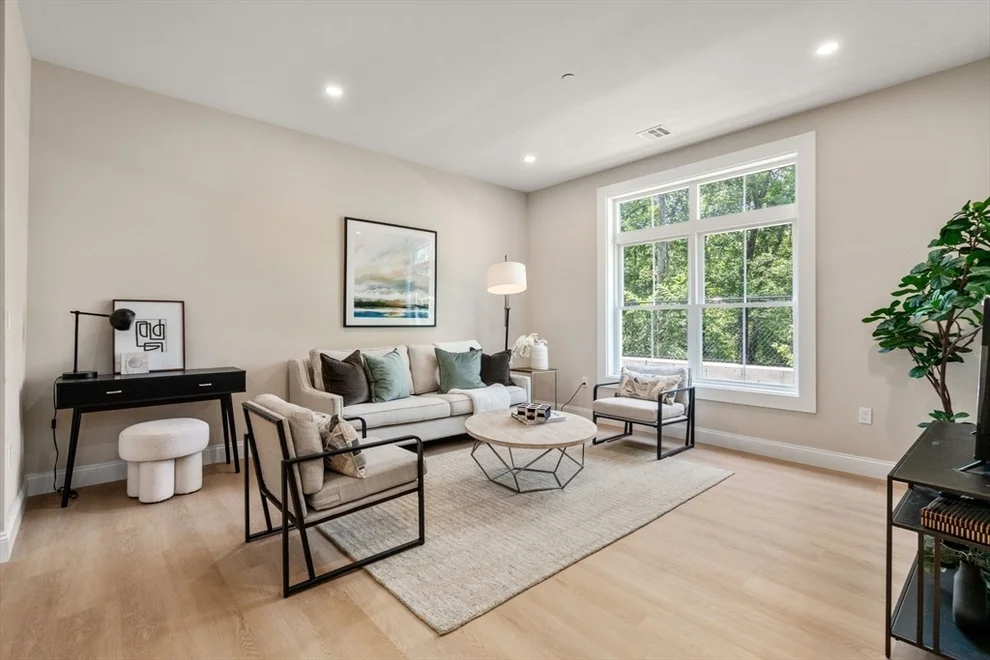 Unit for sale at 7 Cross St, Wilmington, MA 01887