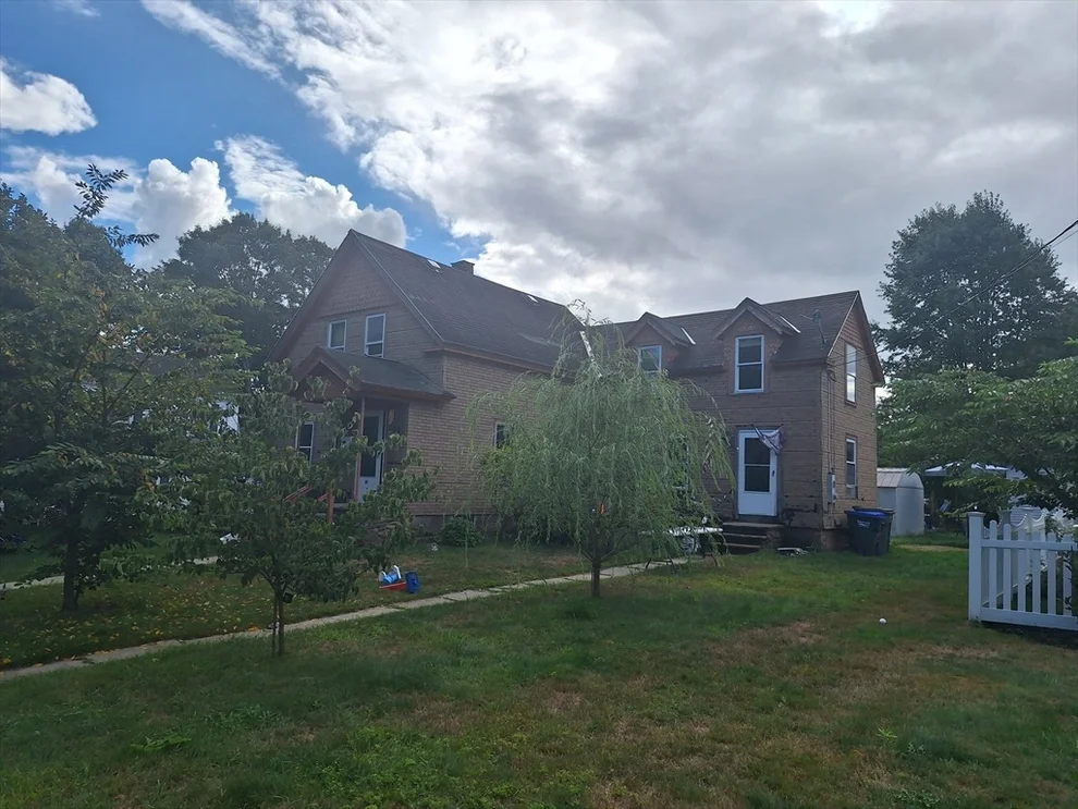 Unit for sale at 26 Summer St, Templeton, MA 01436