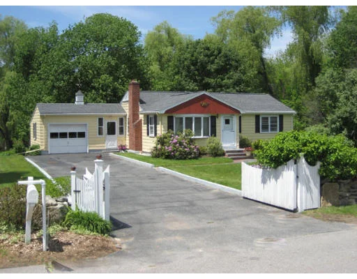 Unit for sale at 208 Haggetts Pond Road, Andover, MA 01810