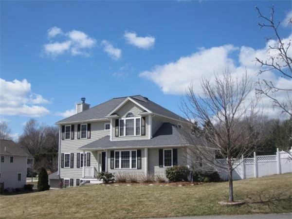 Unit for sale at 11 Gwen Drive, Auburn, MA 01501