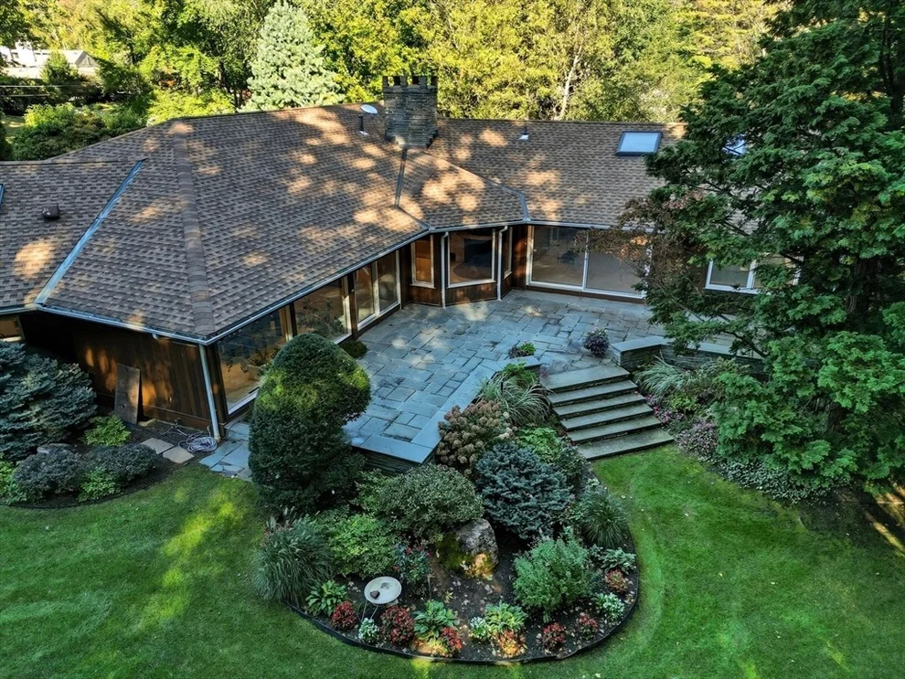 Unit for sale at 182 Crestview Cir, Longmeadow, MA 01106