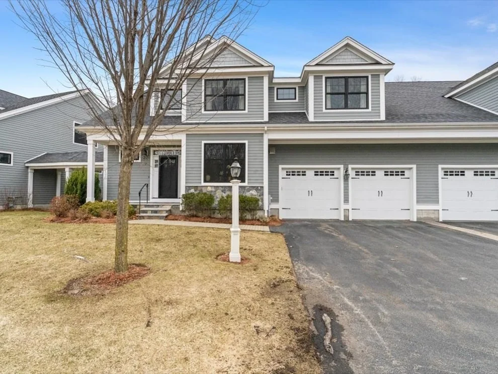 Unit for sale at 9 Davenport Ln, Hopkinton, MA 01748