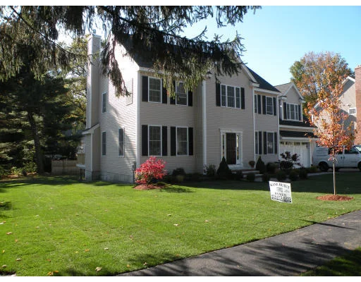 Unit for sale at 26 Alba Rd, Wellesley, MA 02481