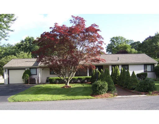Unit for sale at 7 Louis Rd, Framingham, MA 01702