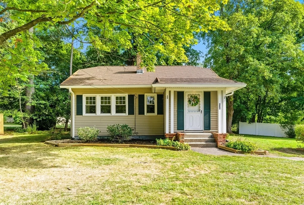 Unit for sale at 636 Amostown Road, West Springfield, MA 01089