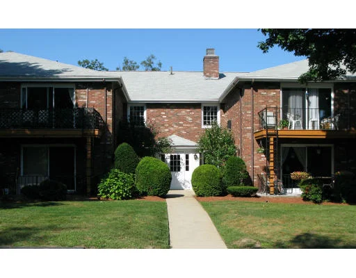 Unit for sale at 54 Fountain Ln, Weymouth, MA 02190