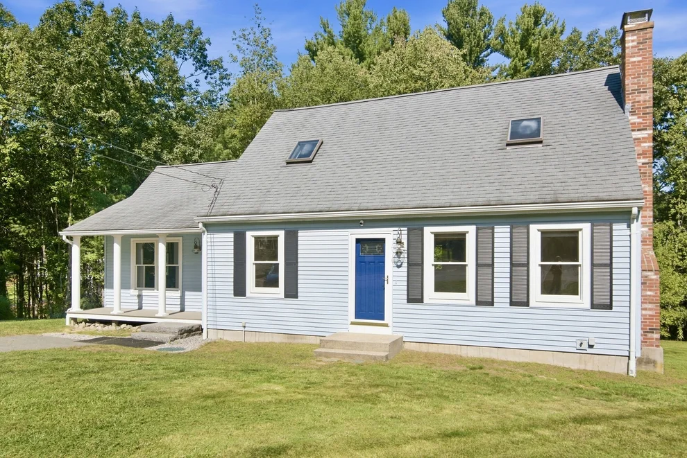 Unit for sale at 3 Briarwood Road, Franklin, MA 02038