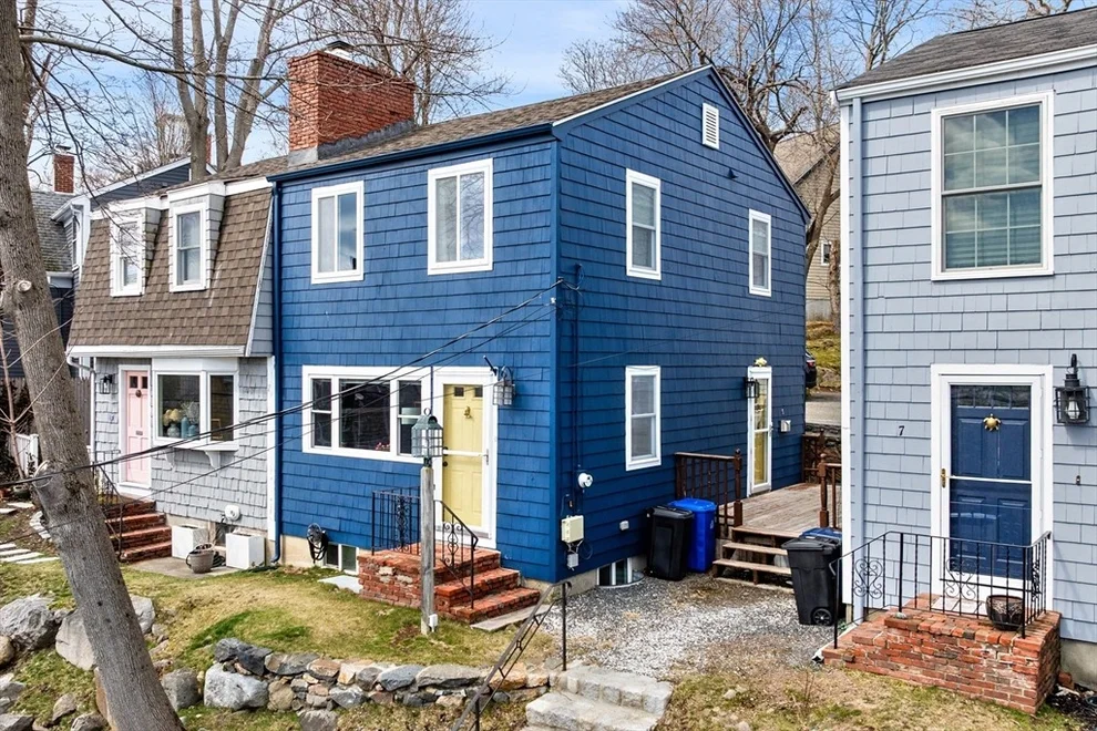 Unit for sale at 6 Prospect Ct, Marblehead, MA 01945