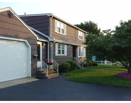 Unit for sale at 129 Ashfield Dr, Brockton, MA 02302