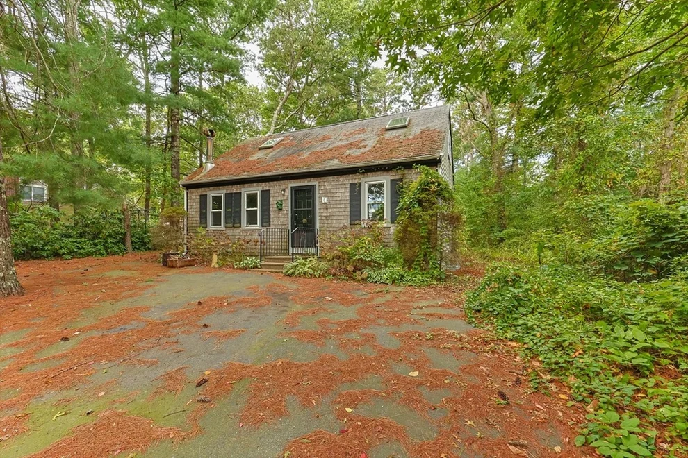 Unit for sale at 11 Shallow Pond Ln, Falmouth, MA 02536