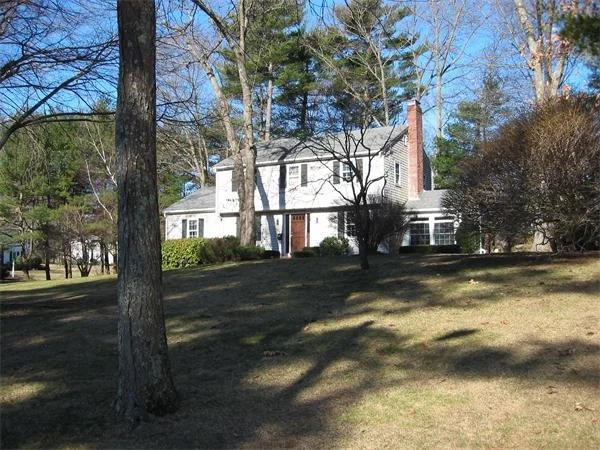 Unit for sale at 7 Hitching Post Ln, Hingham, MA 02043