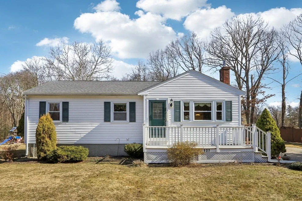 Unit for sale at 127 Beech St, Franklin, MA 02038